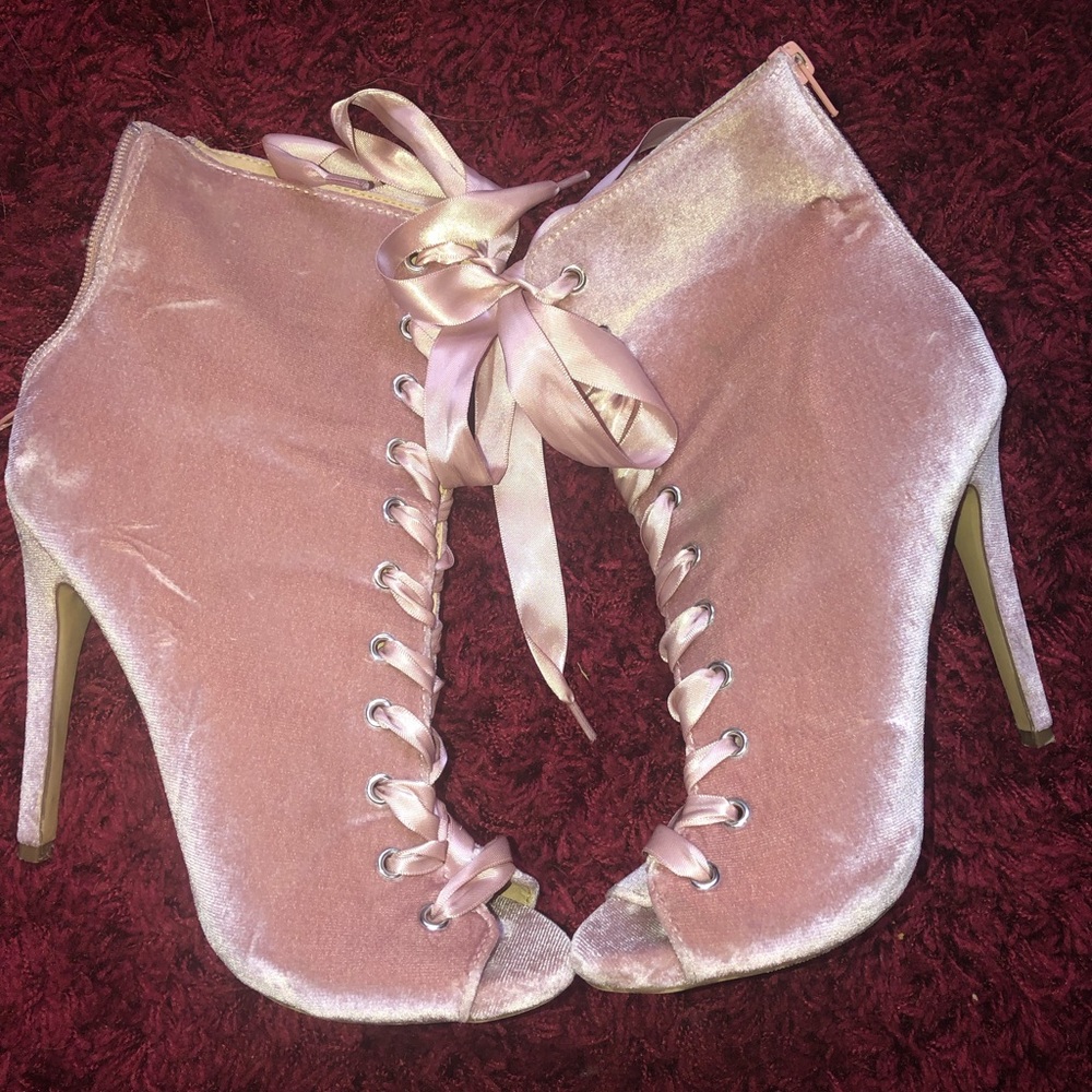 Size 8 women’s shoe